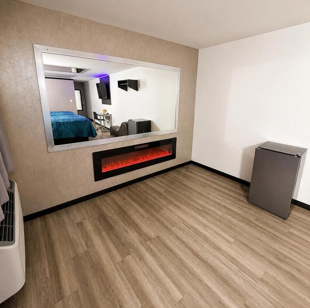 Hotel Opus Bronx Near Bay Plaza Mall 3*