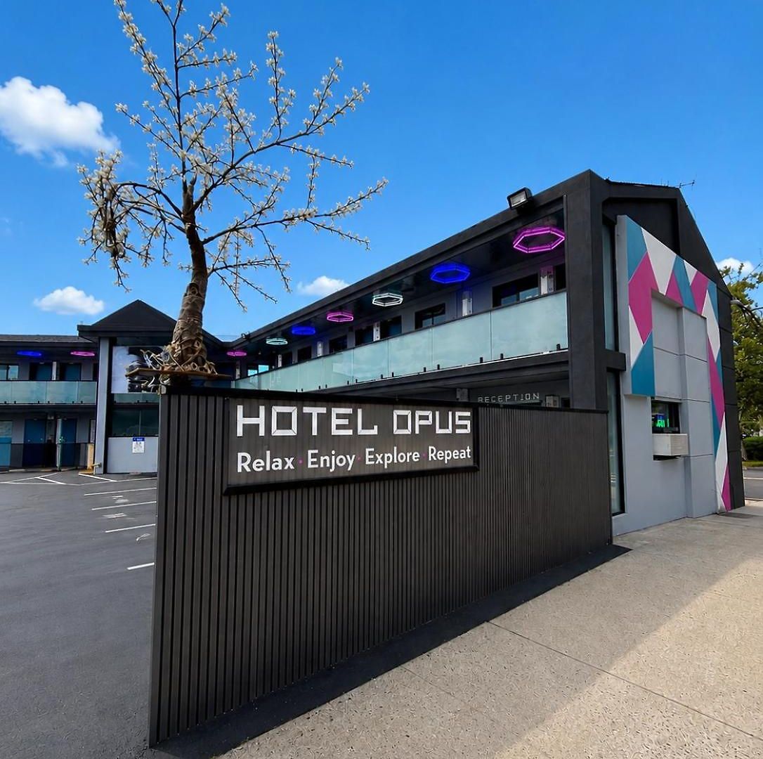 Hotel Opus Bronx Near Bay Plaza Mall