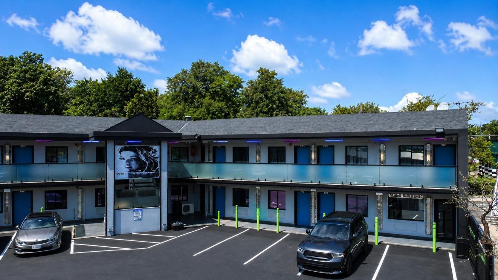 Hotel Opus Bronx Near Bay Plaza Mall New York