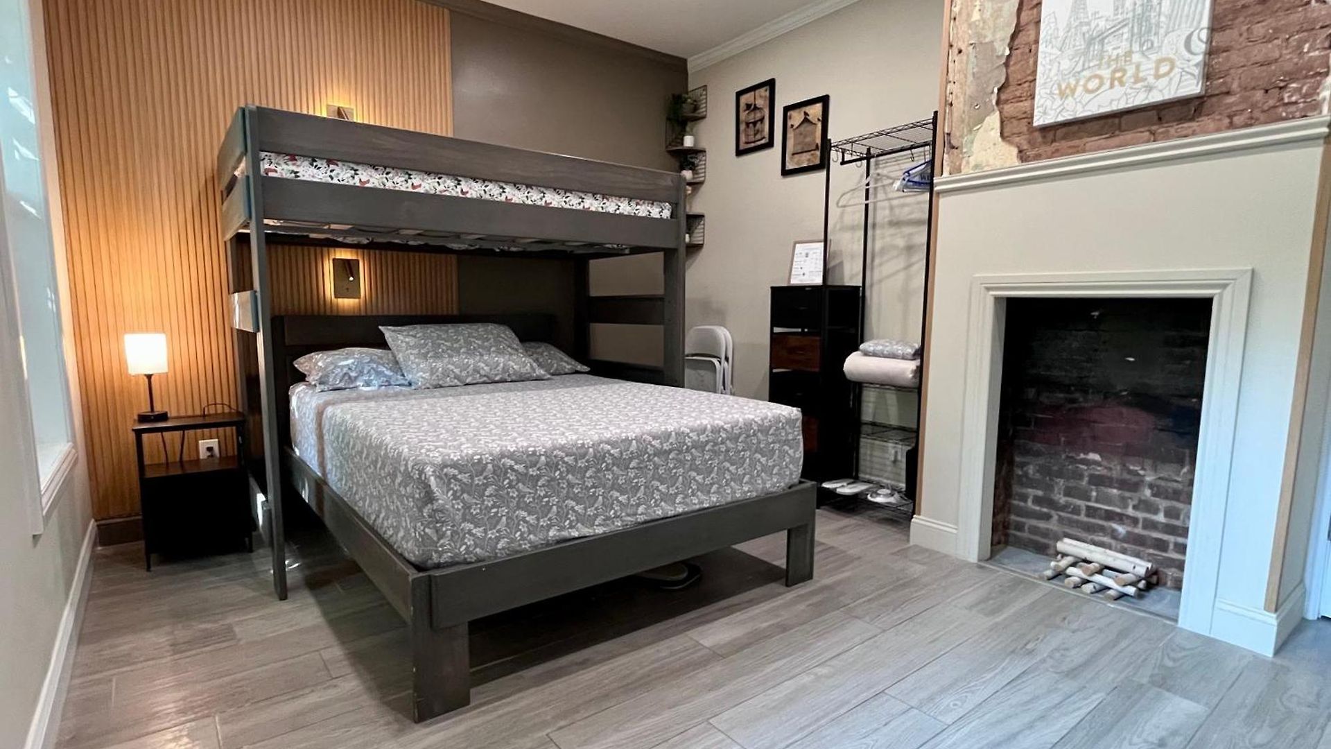 Private Bedroom Near The Free Ferry Boat!