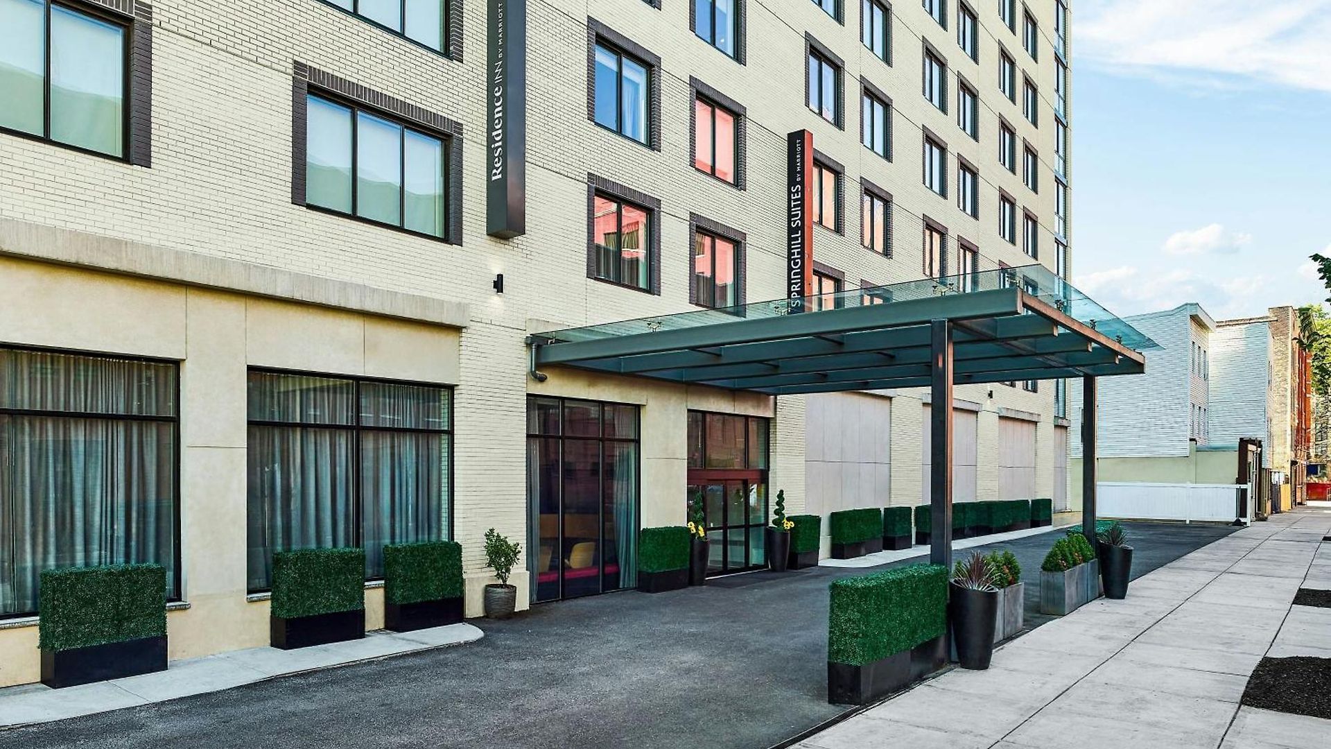 Springhill By Marriott Queens