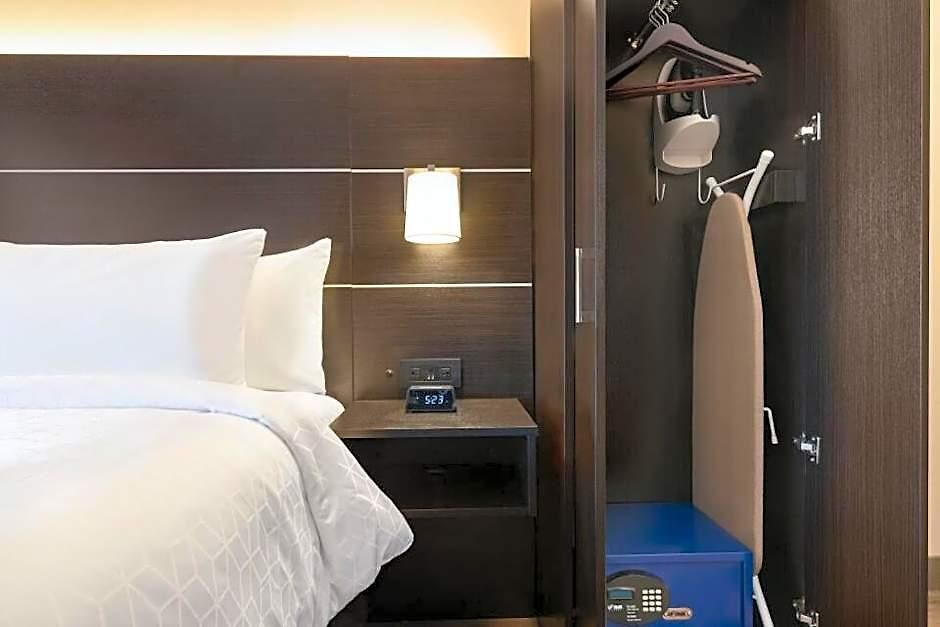 Express - Jamaica - Jfk Airtrain - Nyc By Ihg Hotel New York