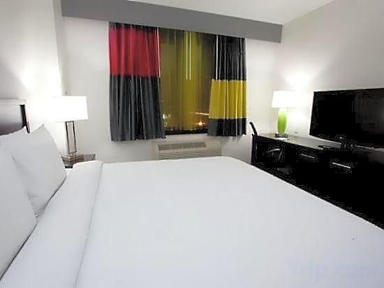Fairfield & By Marriott Queens/queensboro Bridge