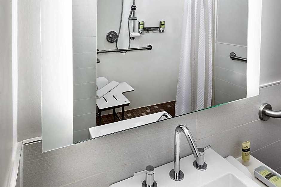 Hotel Element By Marriott Times Square West 4*