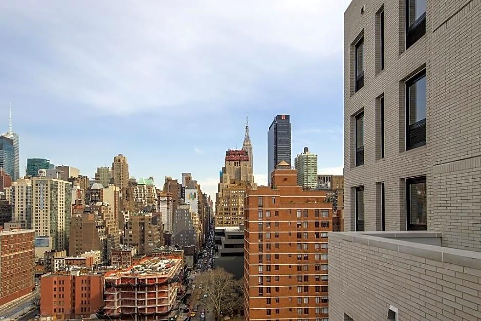 Four Points By Sheraton Manhattan Midtown West Hotel 4*