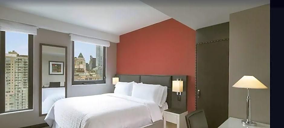 Four Points By Sheraton Manhattan Midtown West Hotel 4*