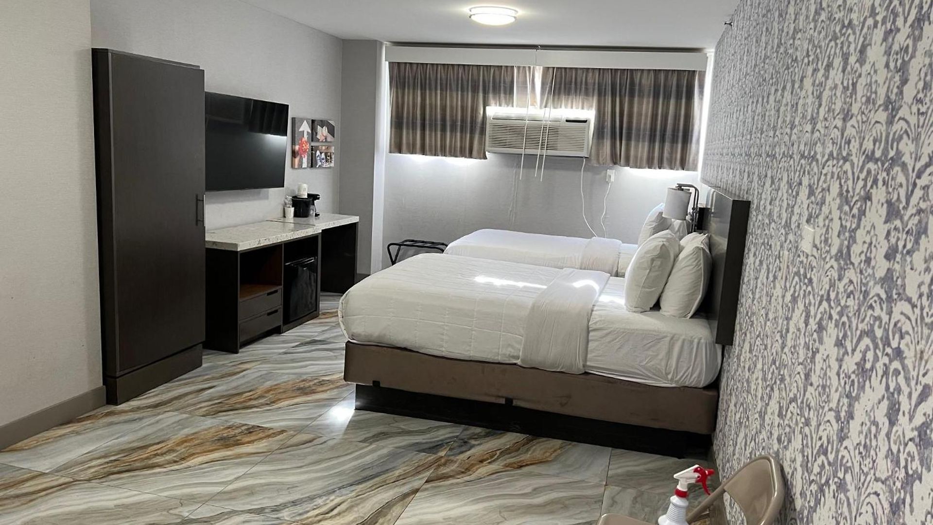The Essence At Jfk Hotel
