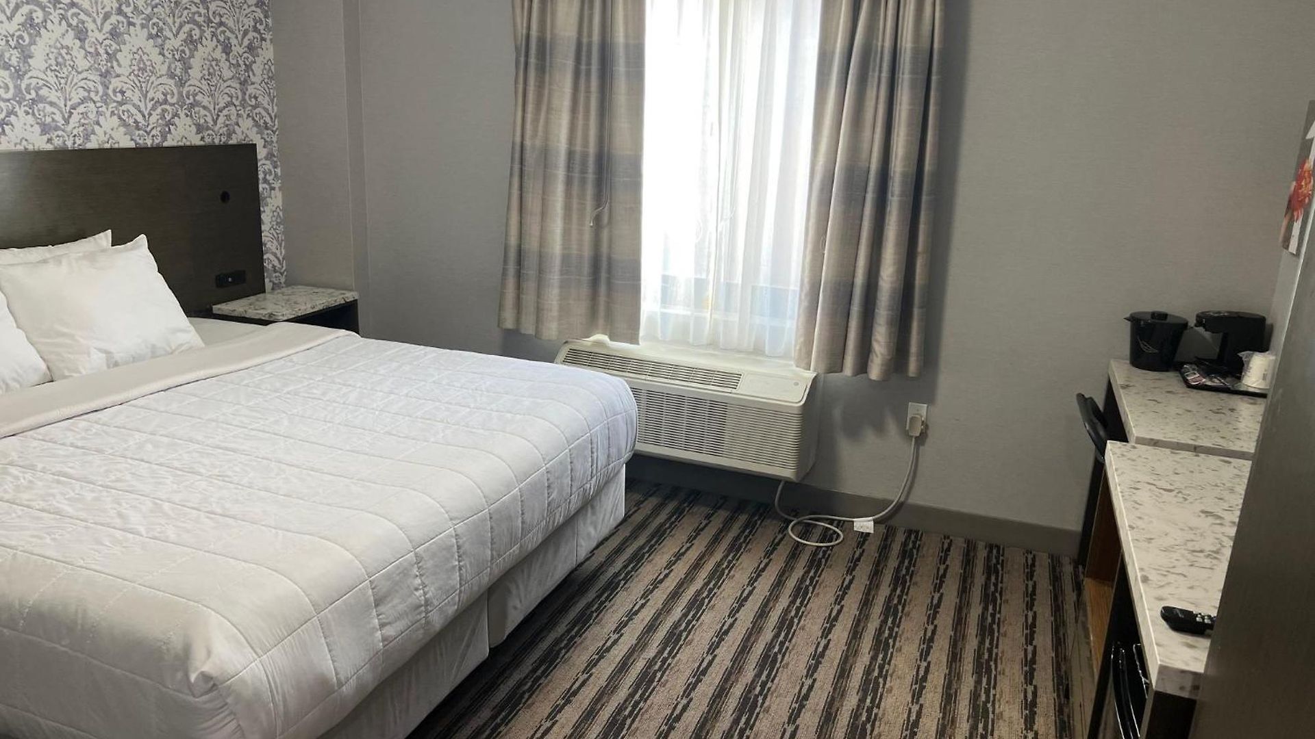 Hotel The Essence At Jfk
