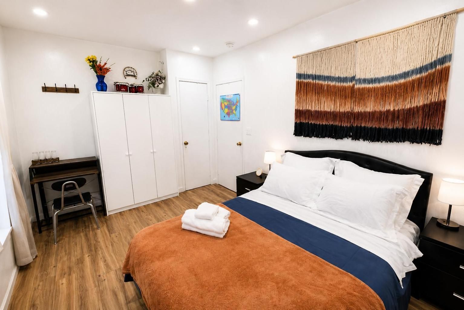 Next To Manhattan 2 Bedrooms - Subway 20 Steps, Manhattan 1 Stop