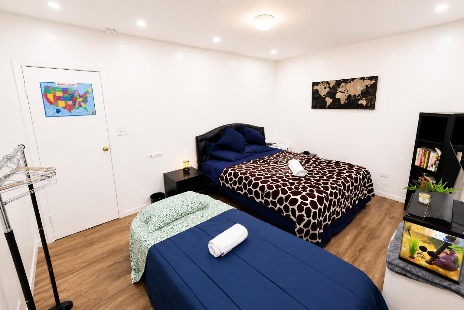 Next To Manhattan 2 Bedrooms - Subway 20 Steps, Manhattan 1 Stop Apartment