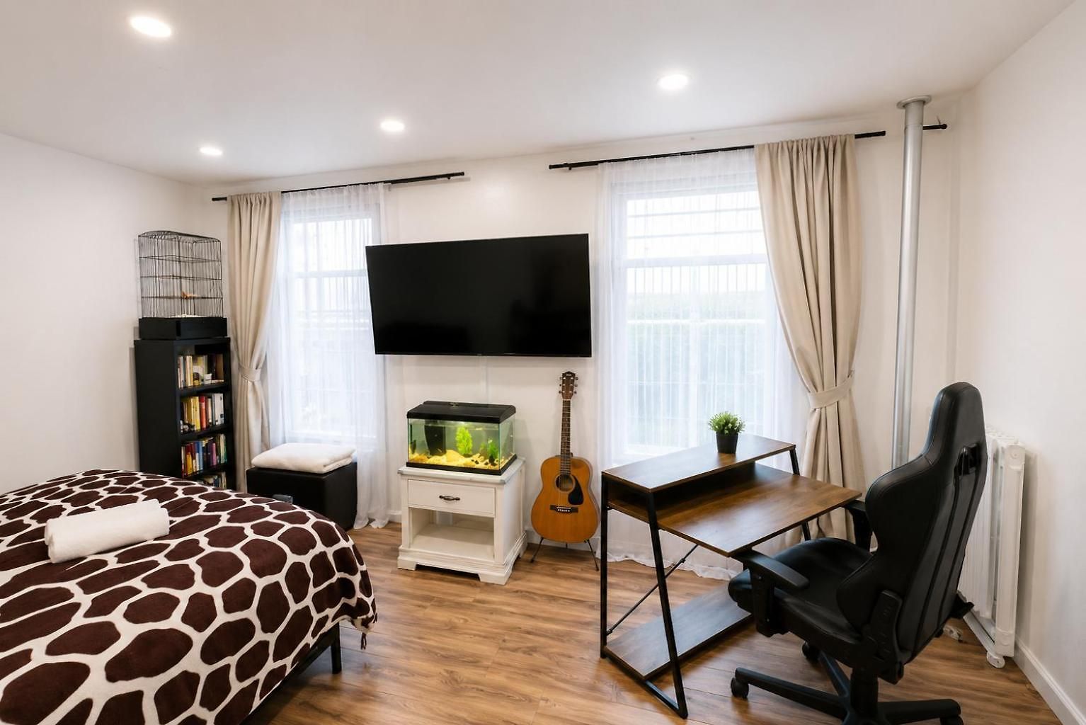 Next To Manhattan 2 Bedrooms - Subway 20 Steps, Manhattan 1 Stop