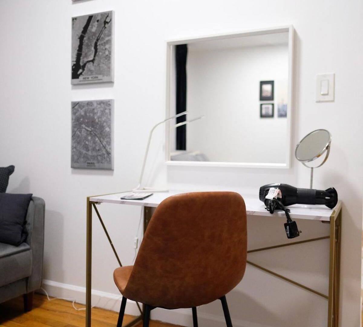 Apartment Close To Park, Lenox Hill & Ny Presbyterian New York