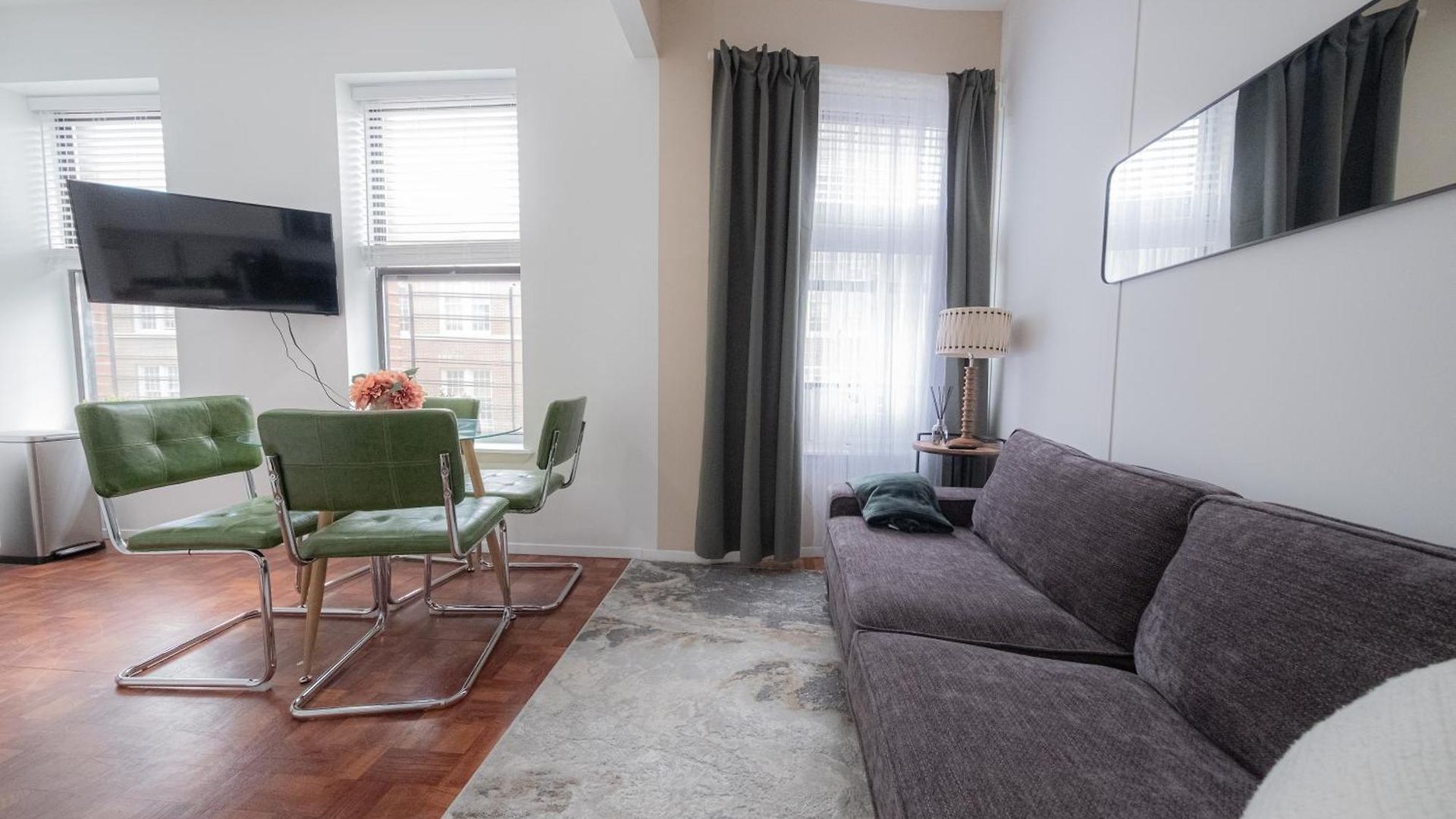 Apartment Sunlit 2br Park North Elevator & Laundry