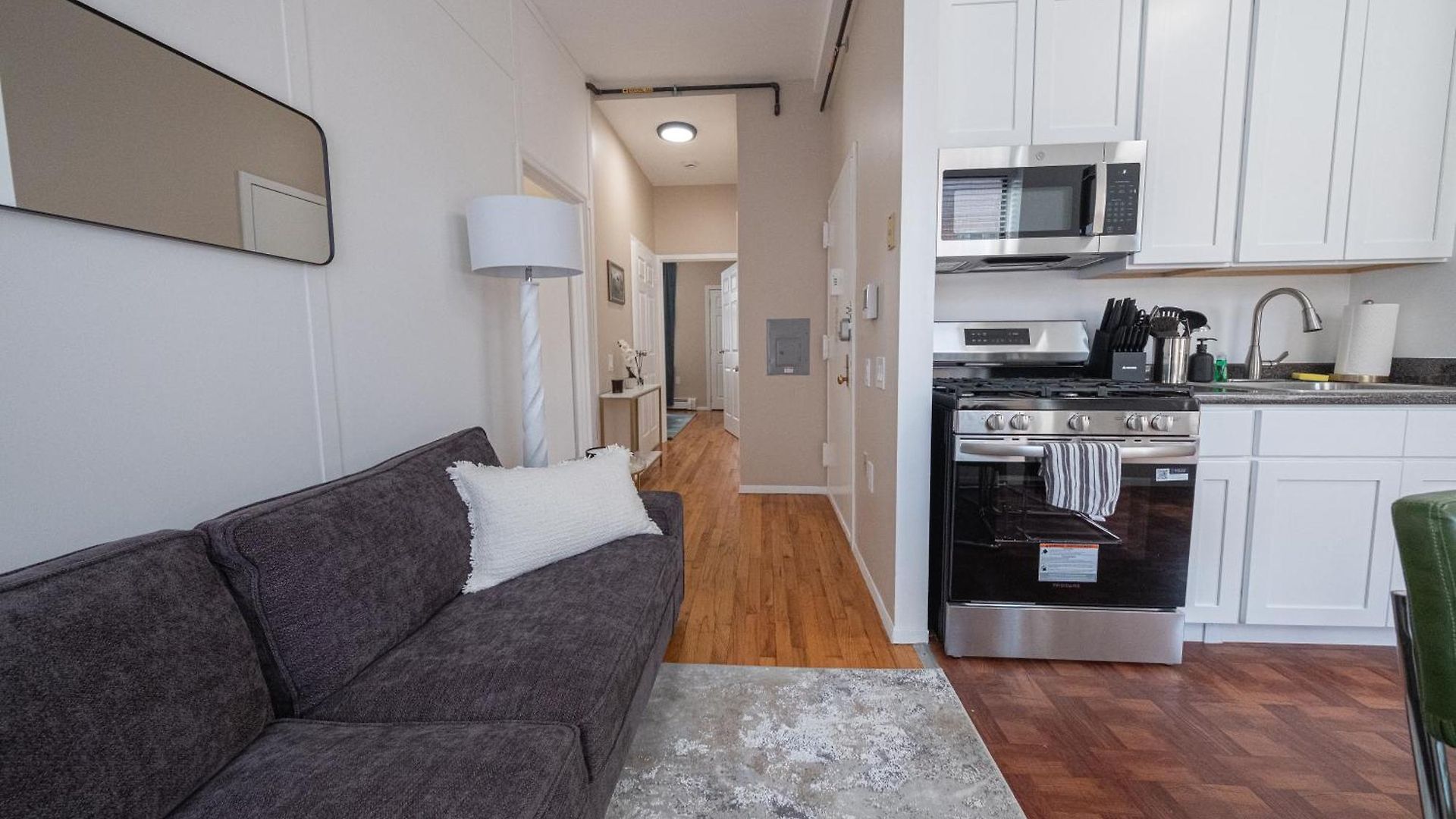 Apartment Sunlit 2br Park North Elevator & Laundry *