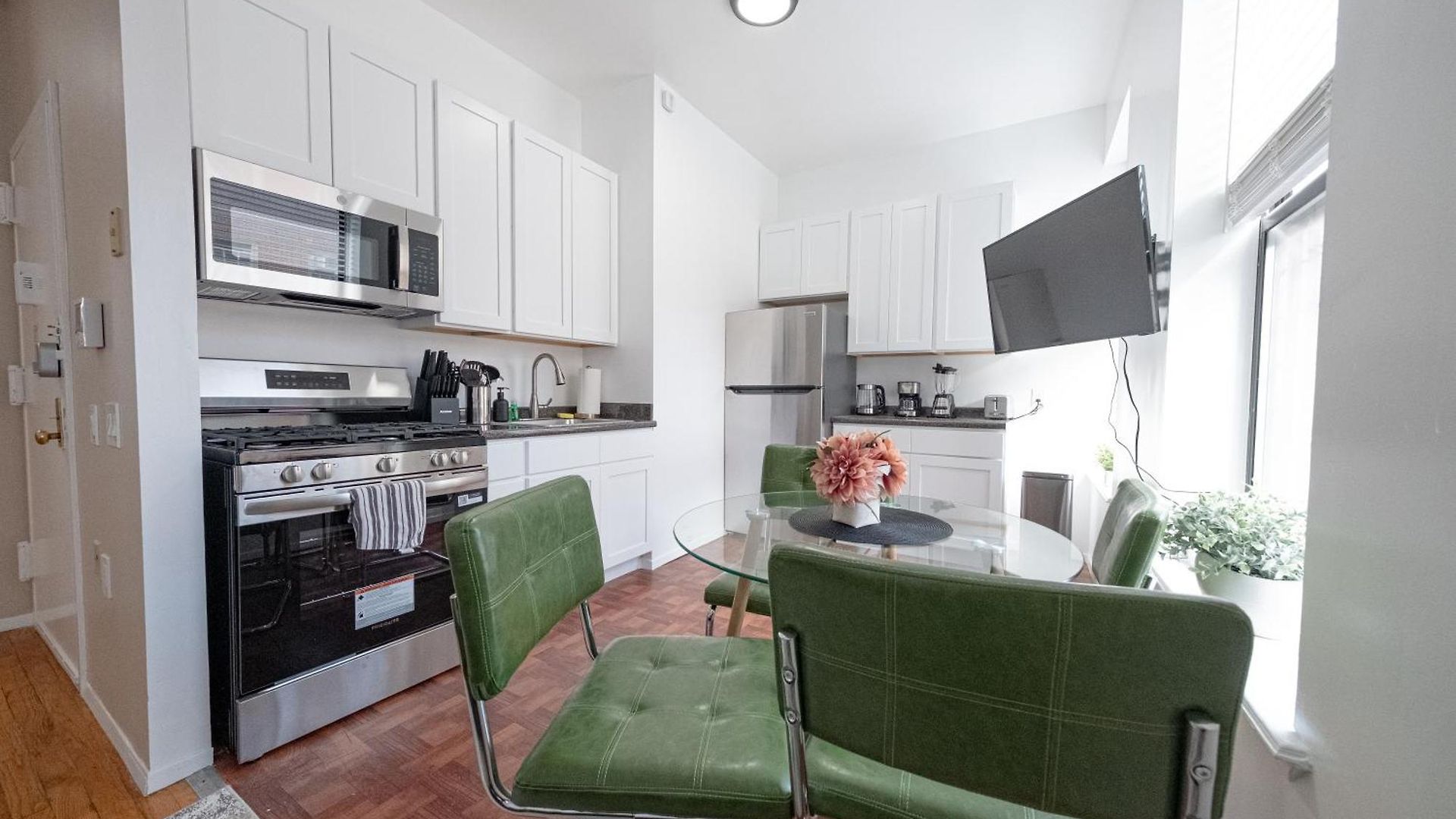 Sunlit 2br Park North Elevator & Laundry * New York