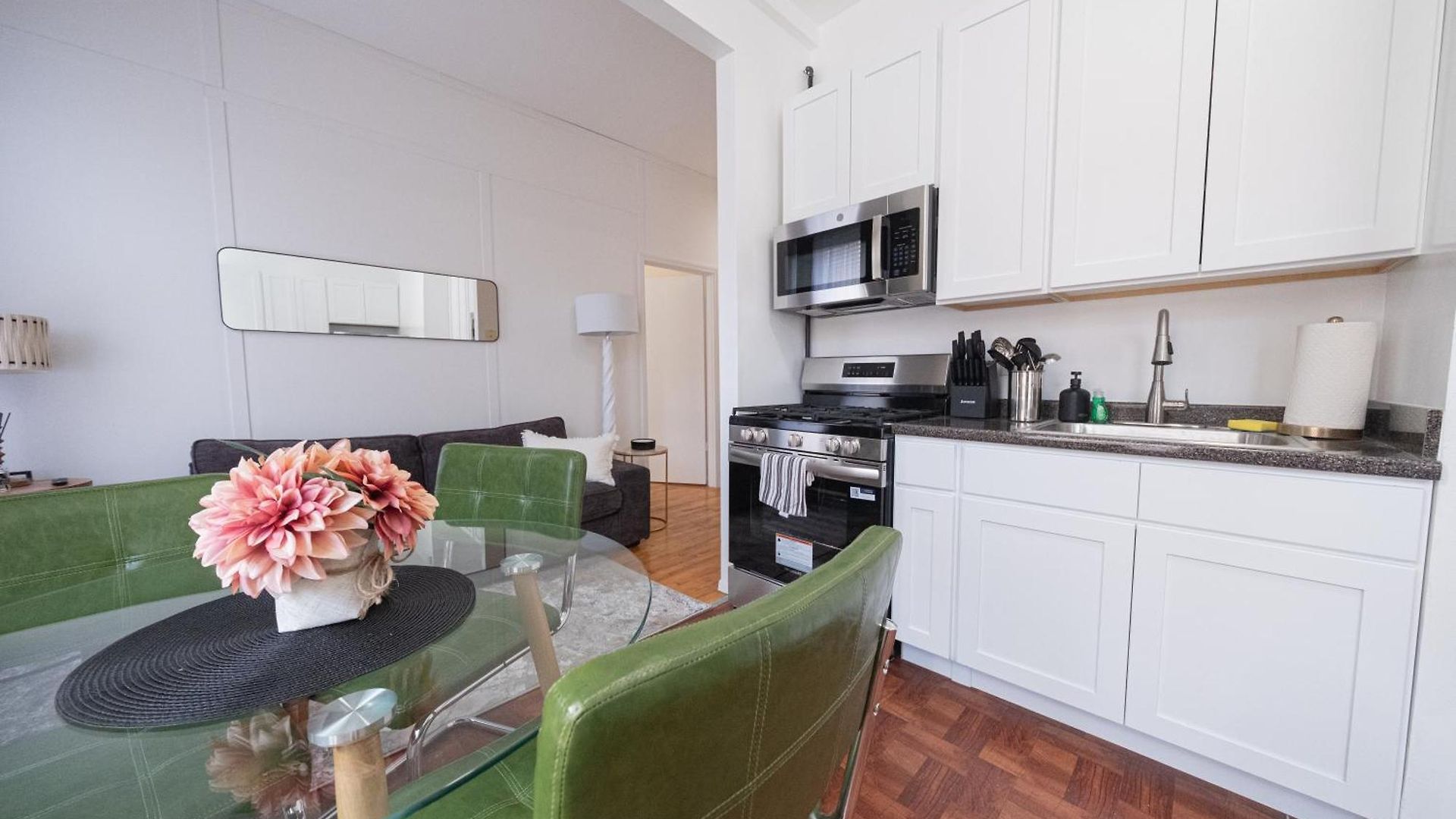 Sunlit 2br Park North Elevator & Laundry * New York