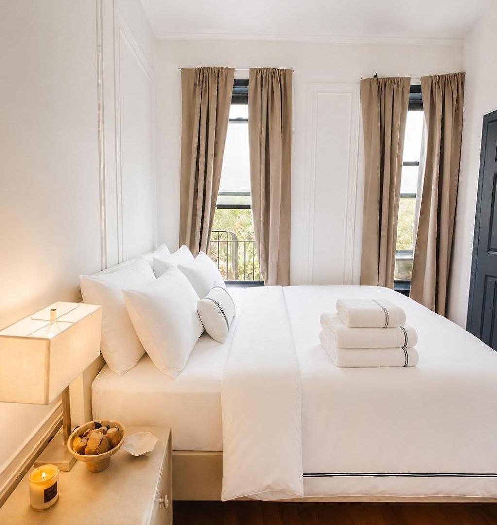 Elegant Upper East Side Retreat Near Park And The Met