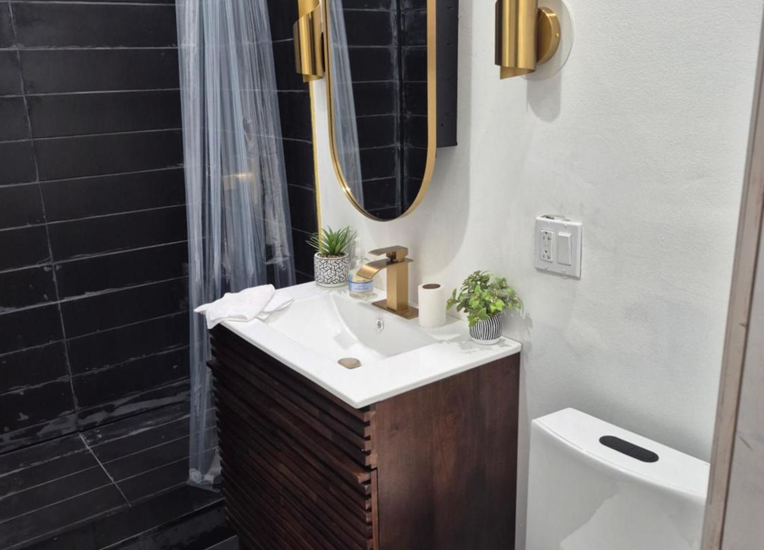 Relax And Unwind At Chic Bed-stuy Brownstone Apartment