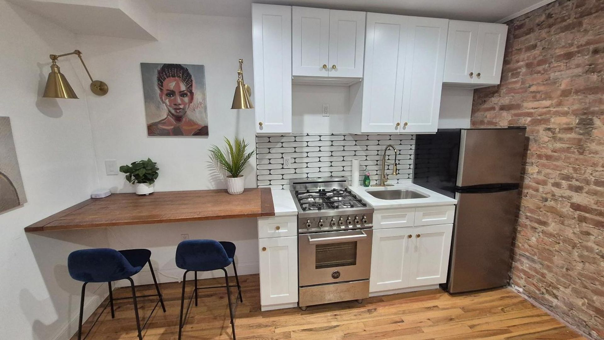 Relax And Unwind At Chic Bed-stuy Brownstone Apartment New York