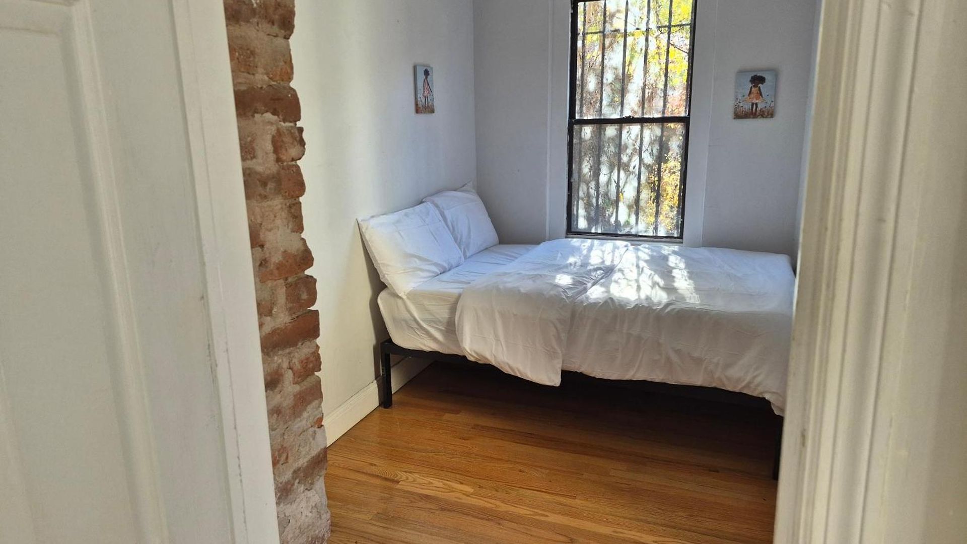 Relax And Unwind At Chic Bed-stuy Brownstone Apartment