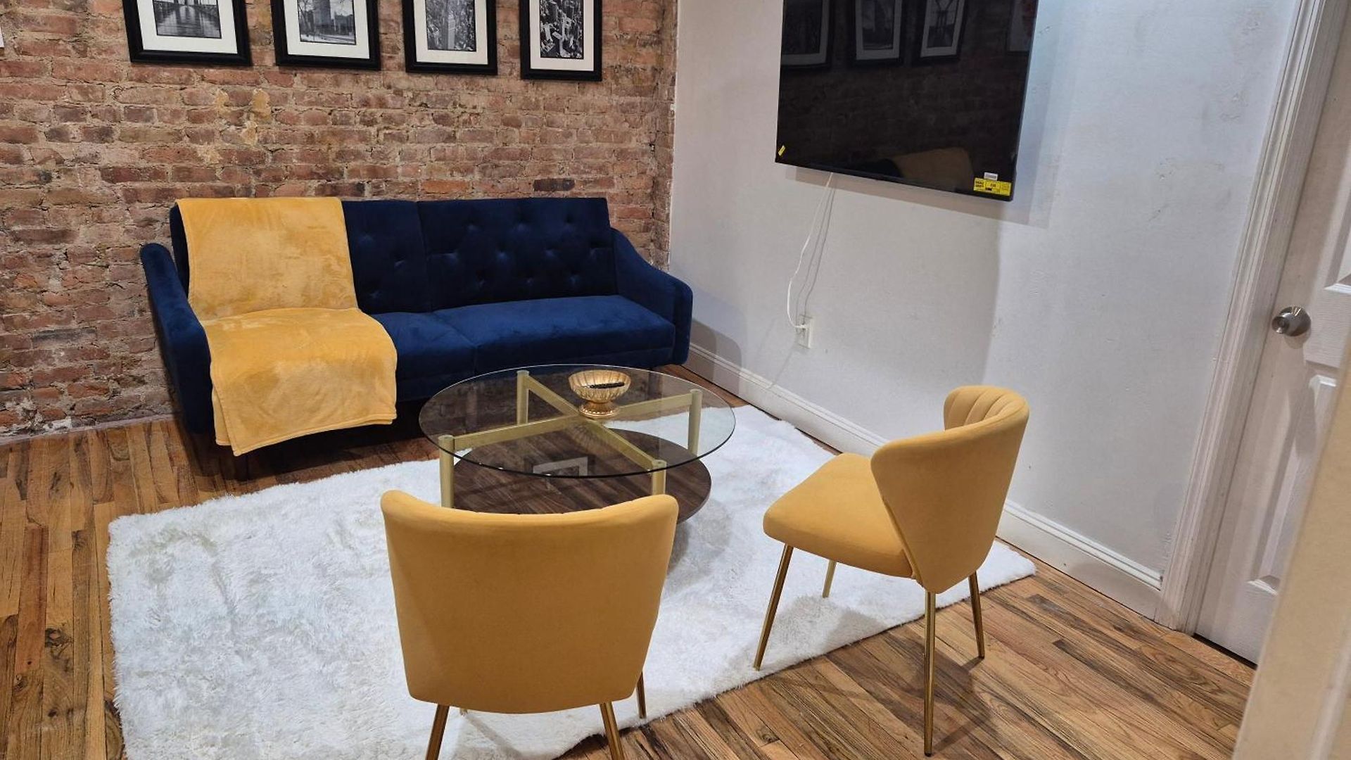 Relax And Unwind At Chic Bed-stuy Brownstone Apartment