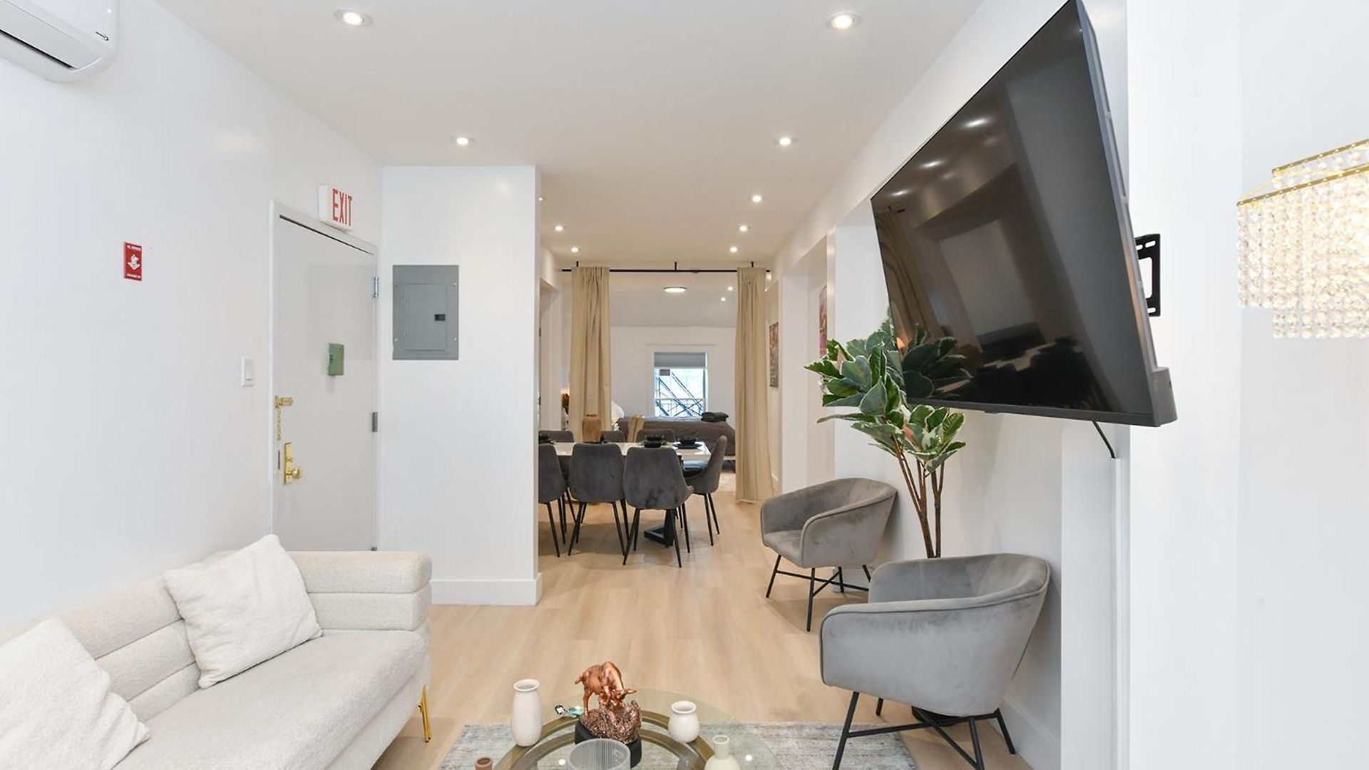 Designer Seaport - Sleeps 14 Aparthotel