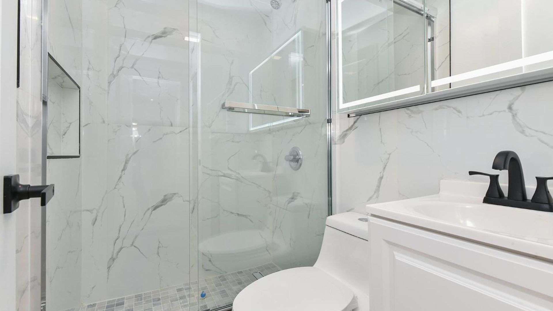 The Minute -3 Bedrooms -sleeps 13 * New York