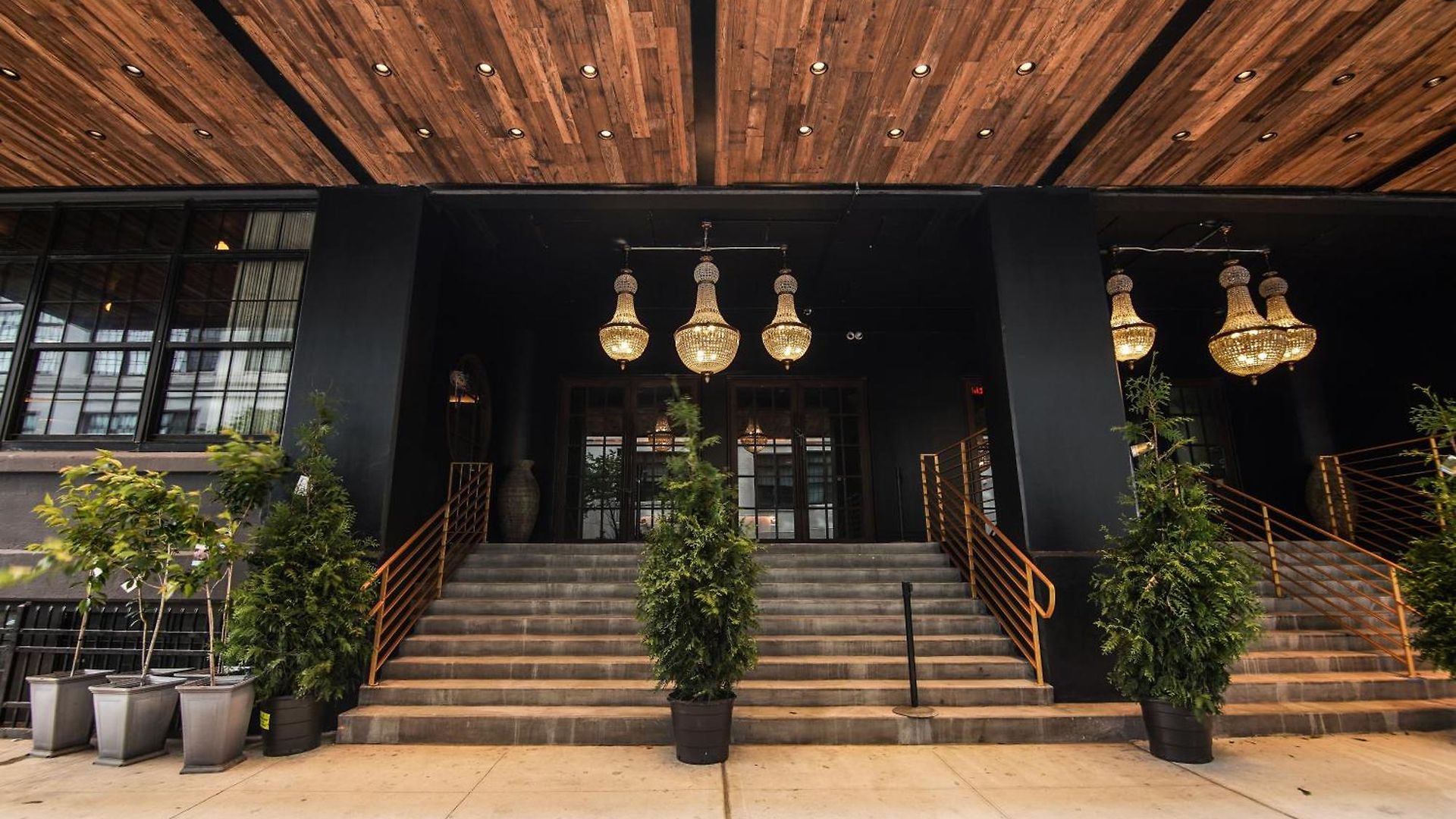 Sela V Hotel