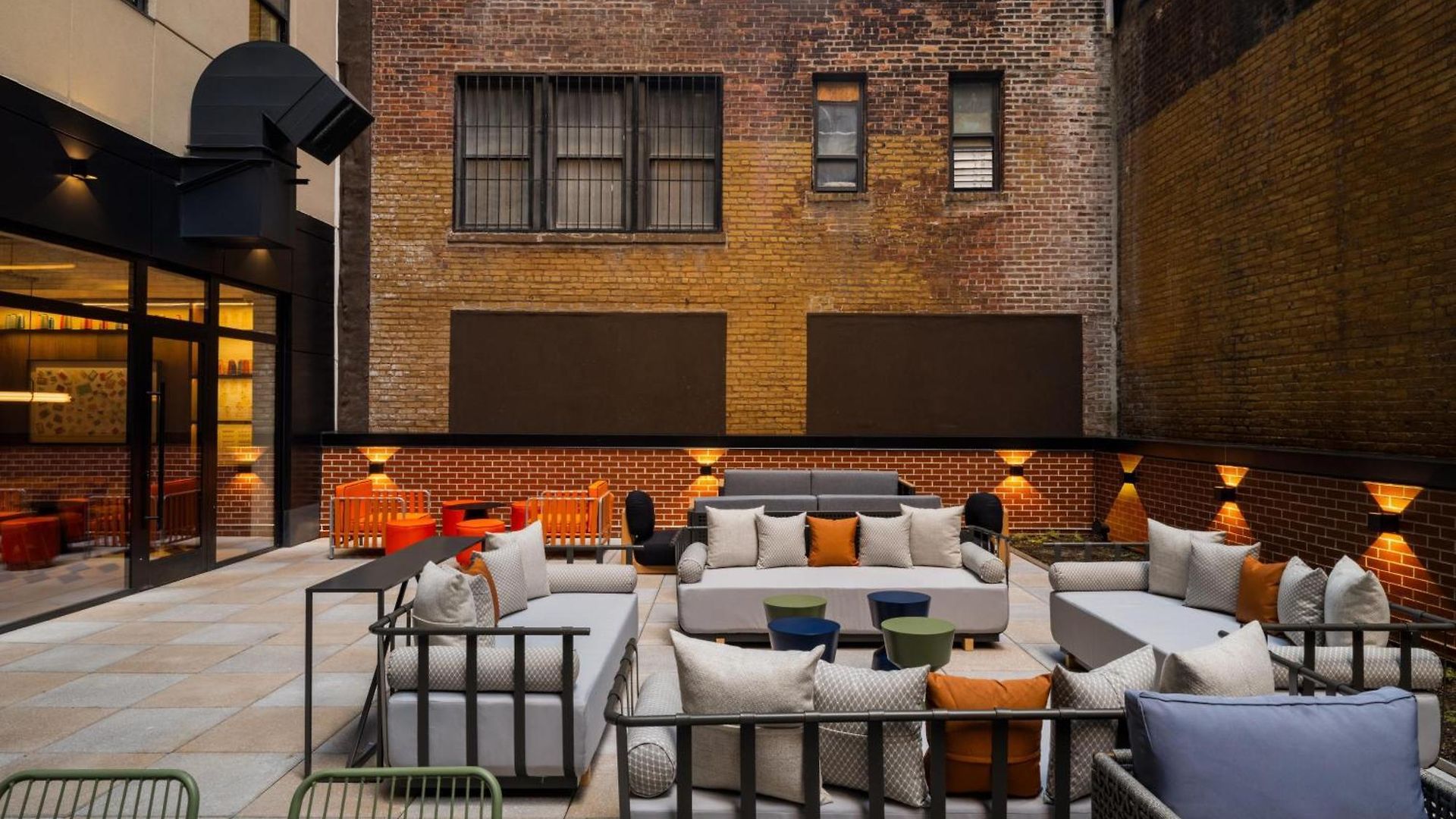 38 City, Tapestry Collection By Hilton