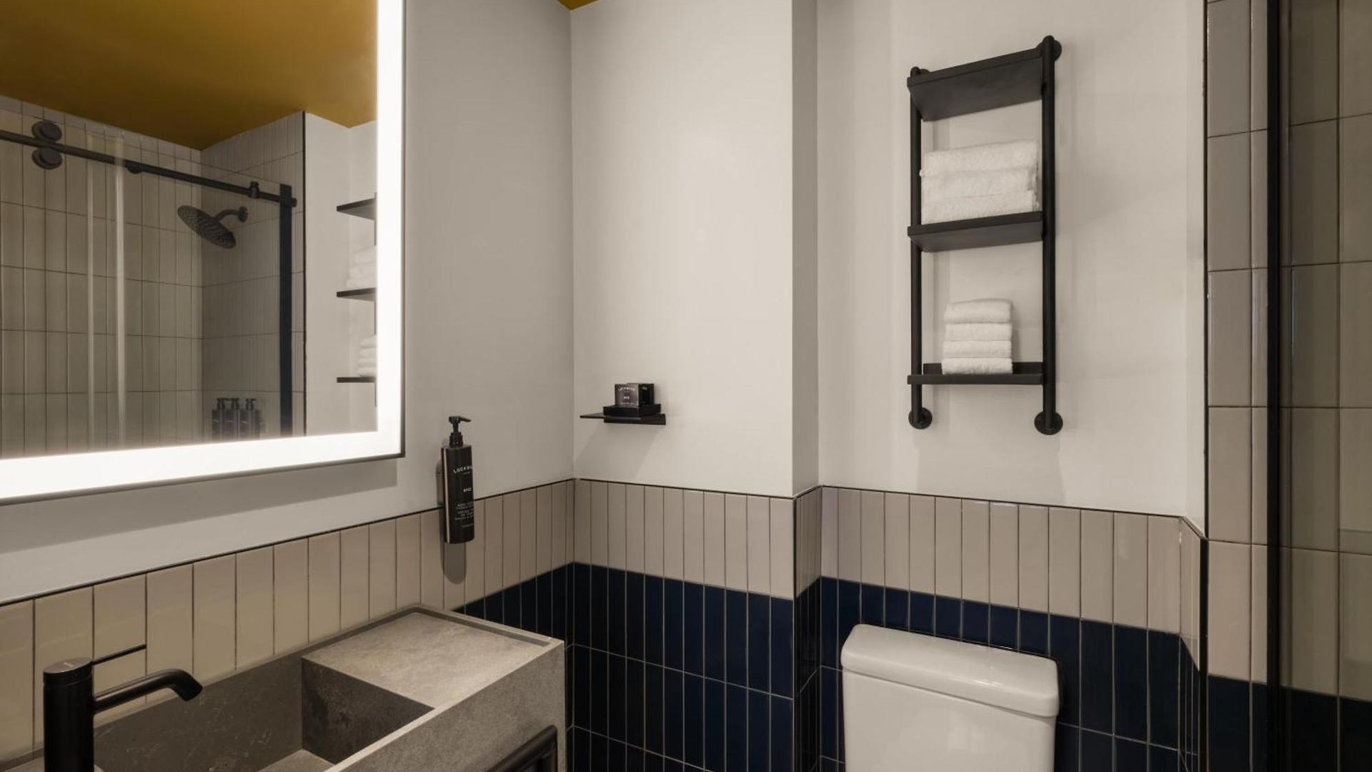 Hotel 38 City, Tapestry Collection By Hilton 4*