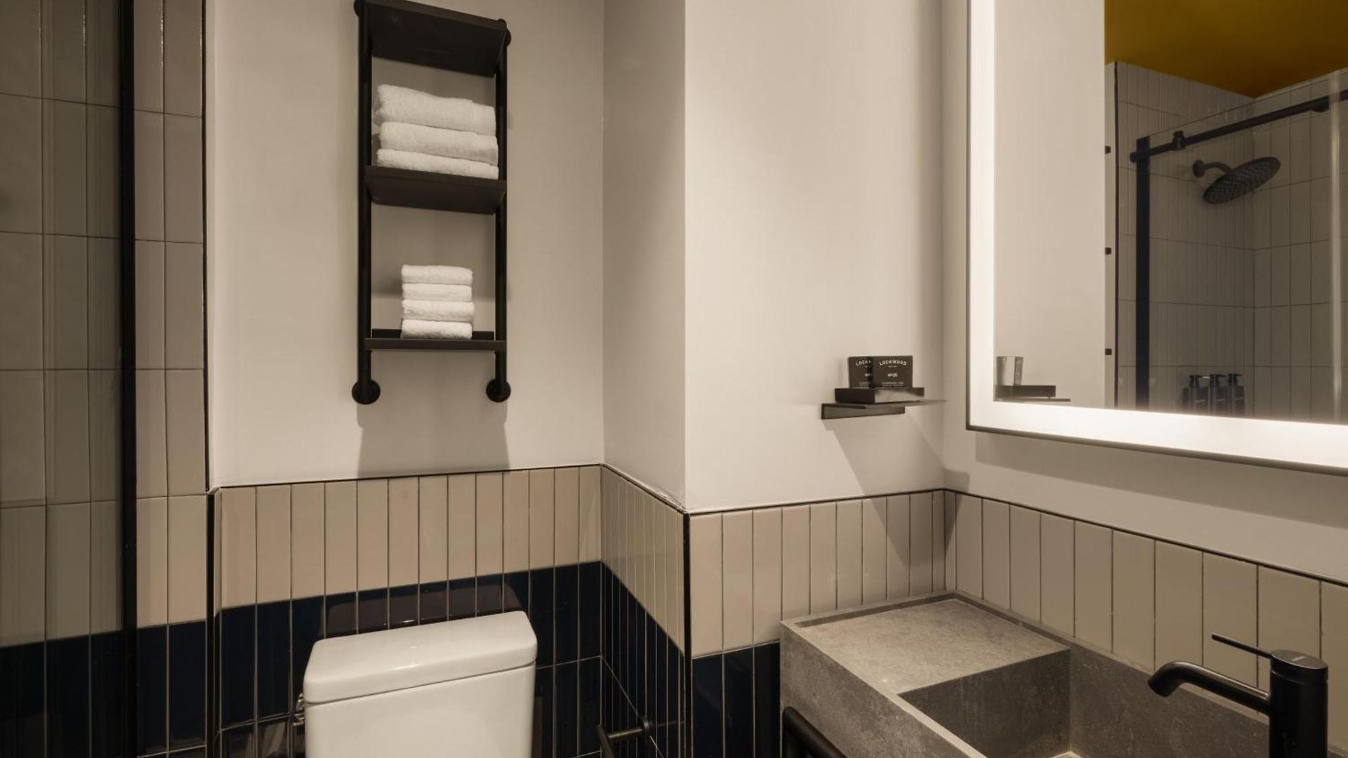 Hotel 38 City, Tapestry Collection By Hilton 4*