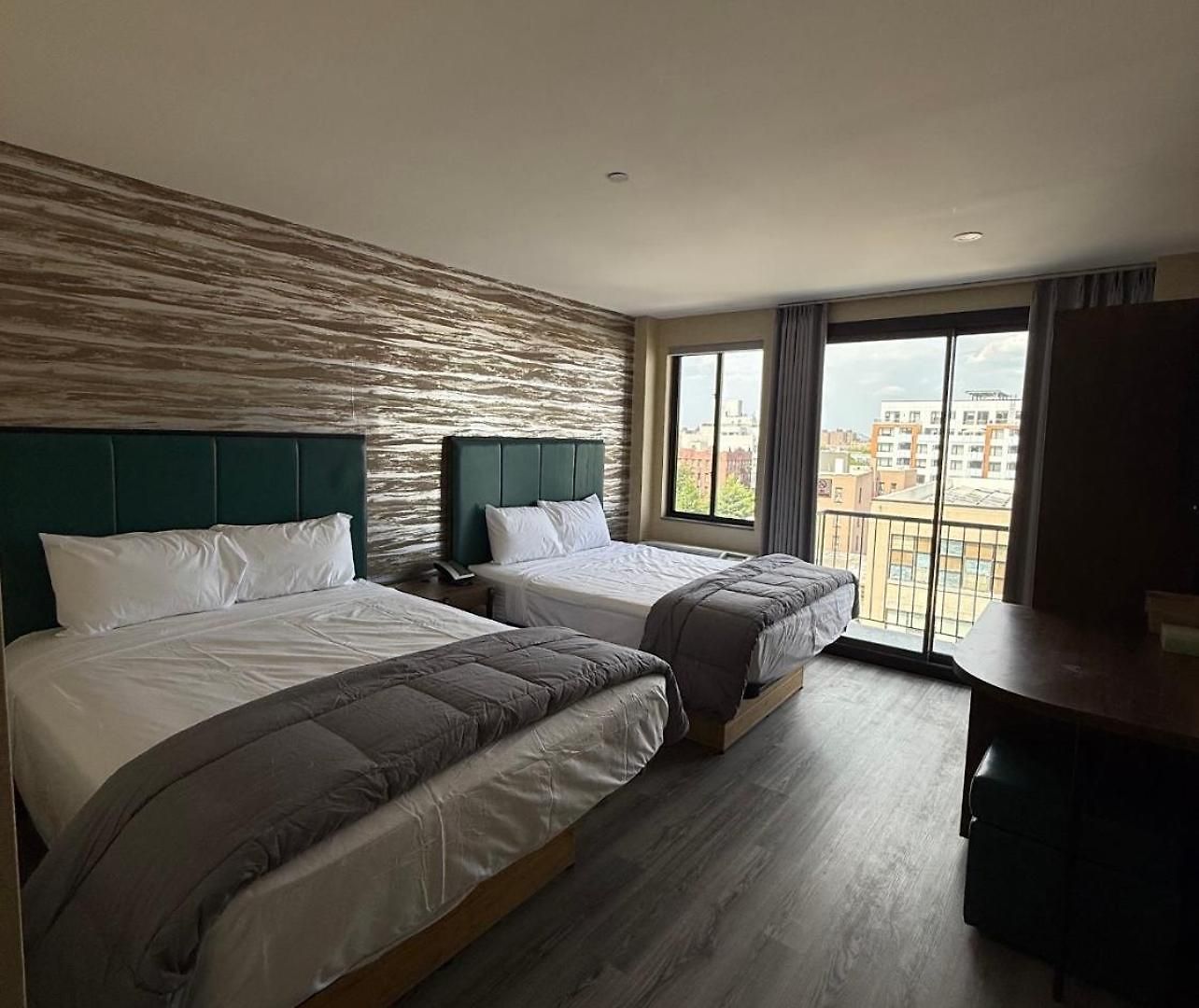 Hotel Skylux - Long Island