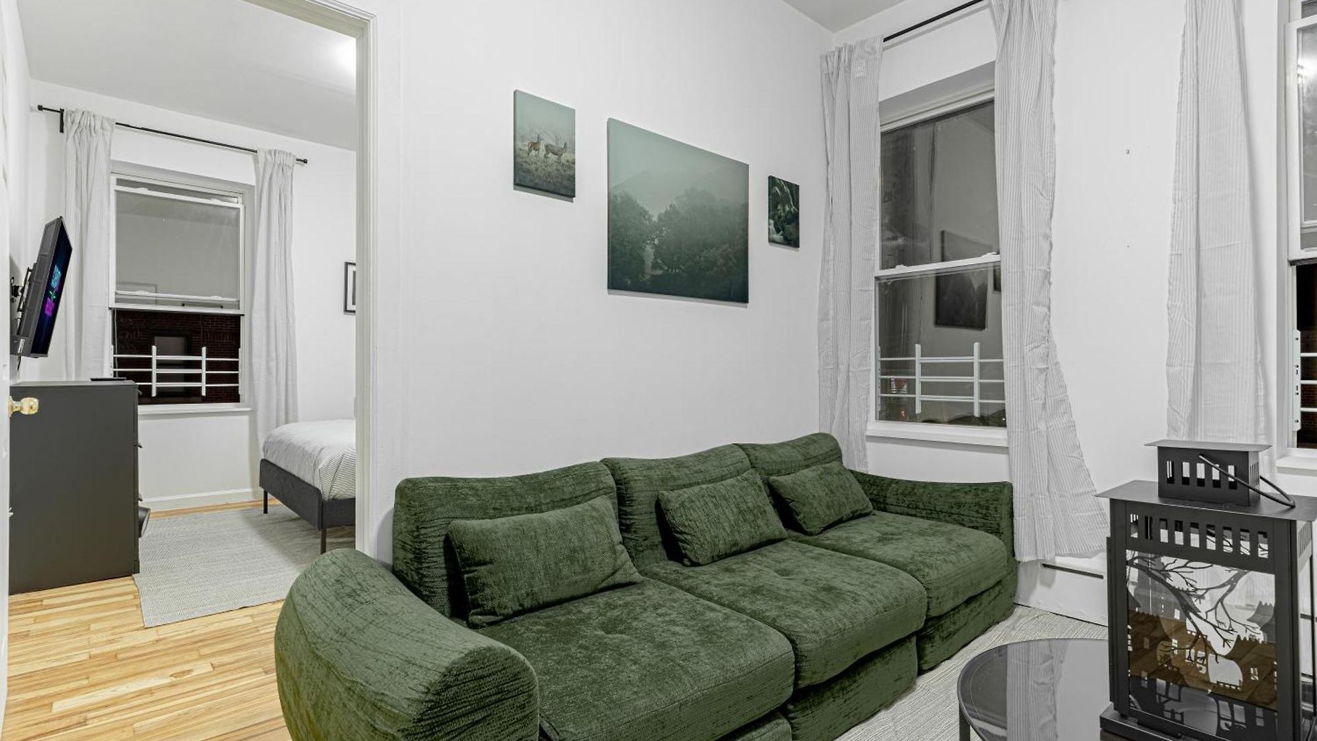 Modern 2br Near Laguardia & Subways New York