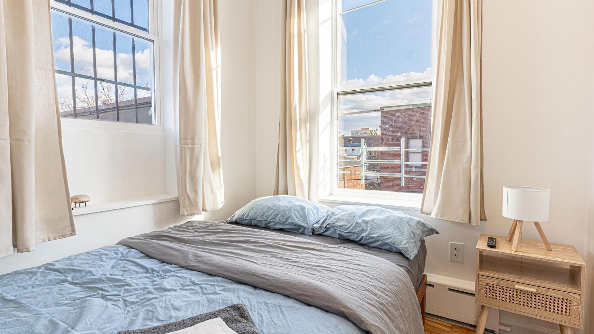 Modern 2br Near Laguardia & Subways Aparthotel New York