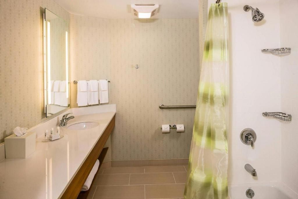 Hotel Springhill By Marriott Laguardia Airport 3*