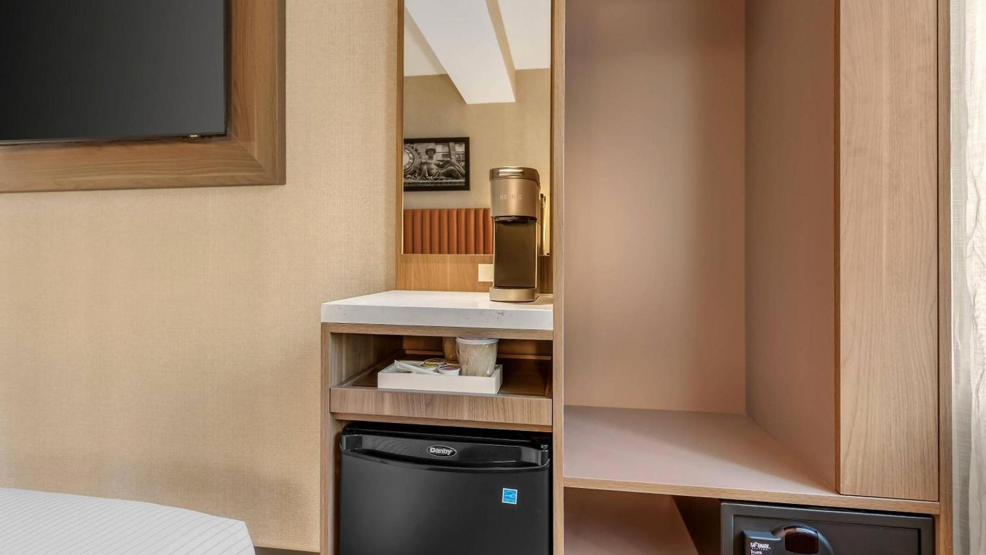 Cambria Times Square Hotel