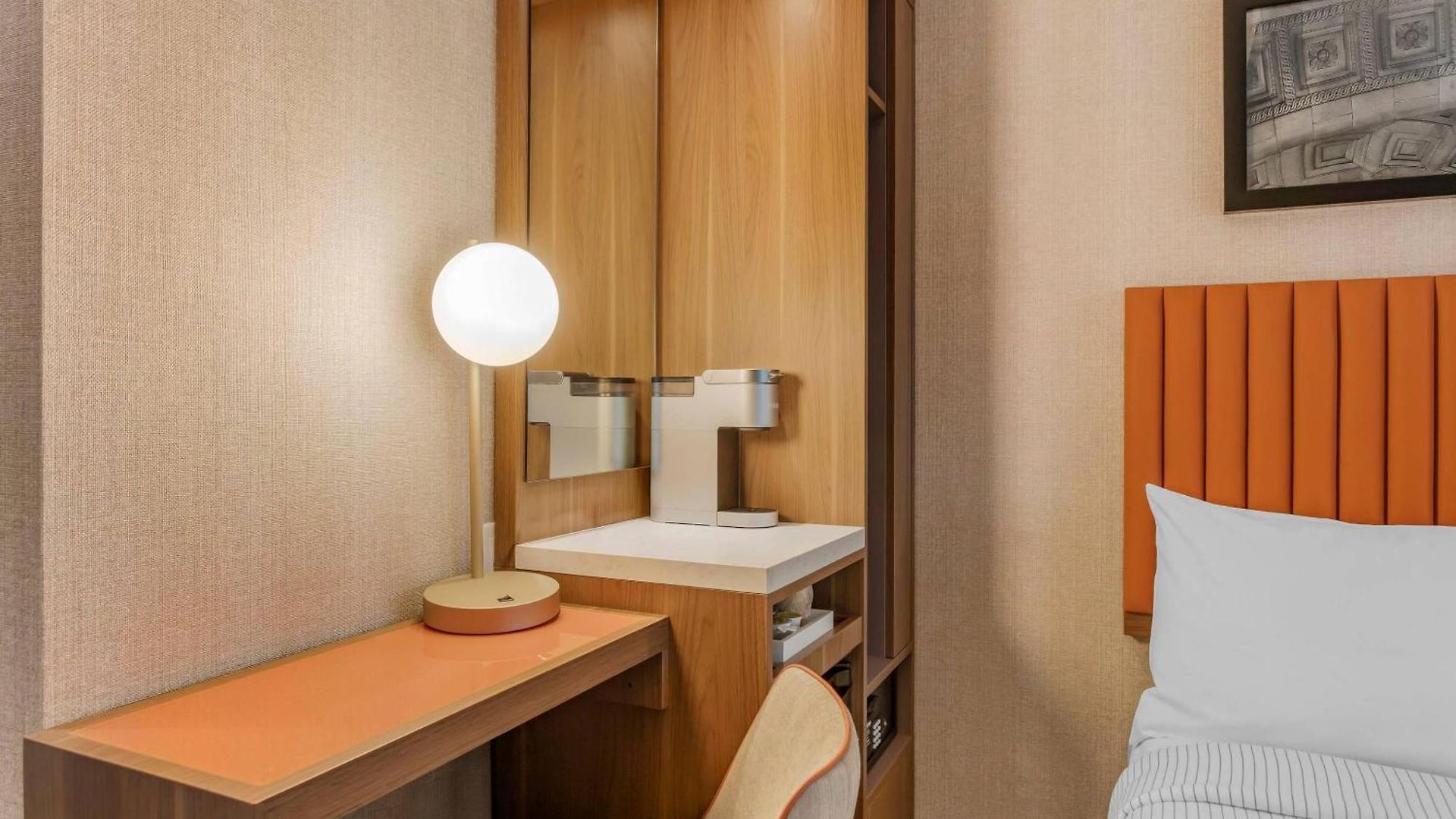 Cambria Times Square Hotel 3*
