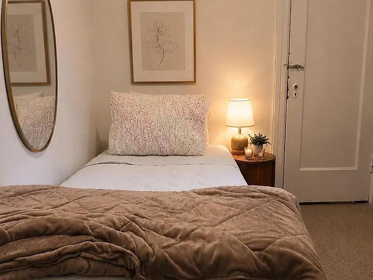 Luxury Pre-war Townhouse Bronx 5br Holiday home New York