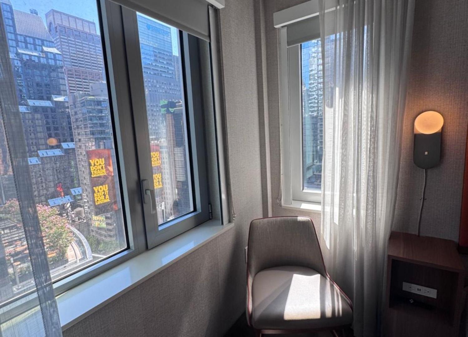 Cambria Times Square Hotel 3*