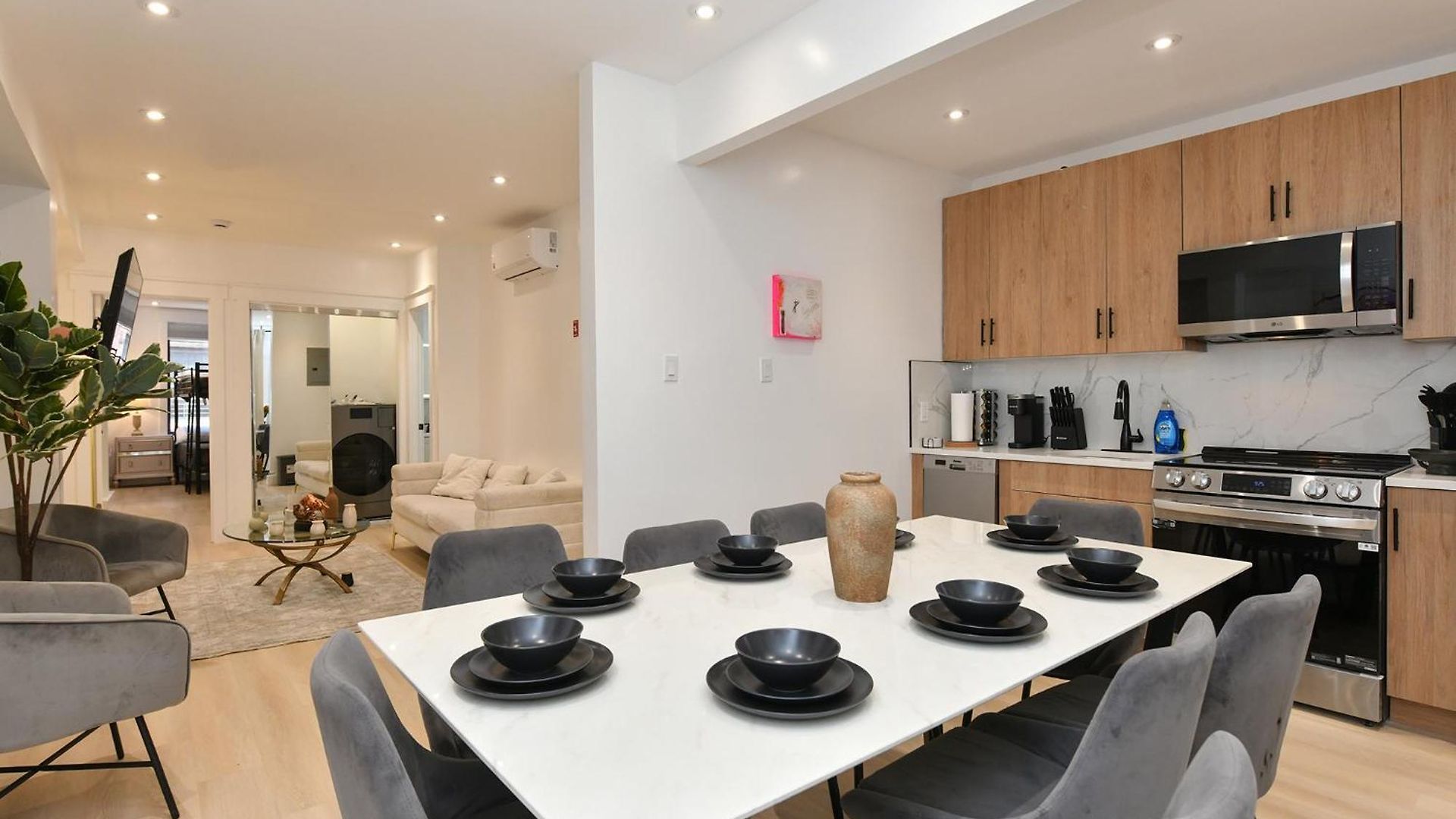 Designer Seaport - Sleeps 14 Aparthotel