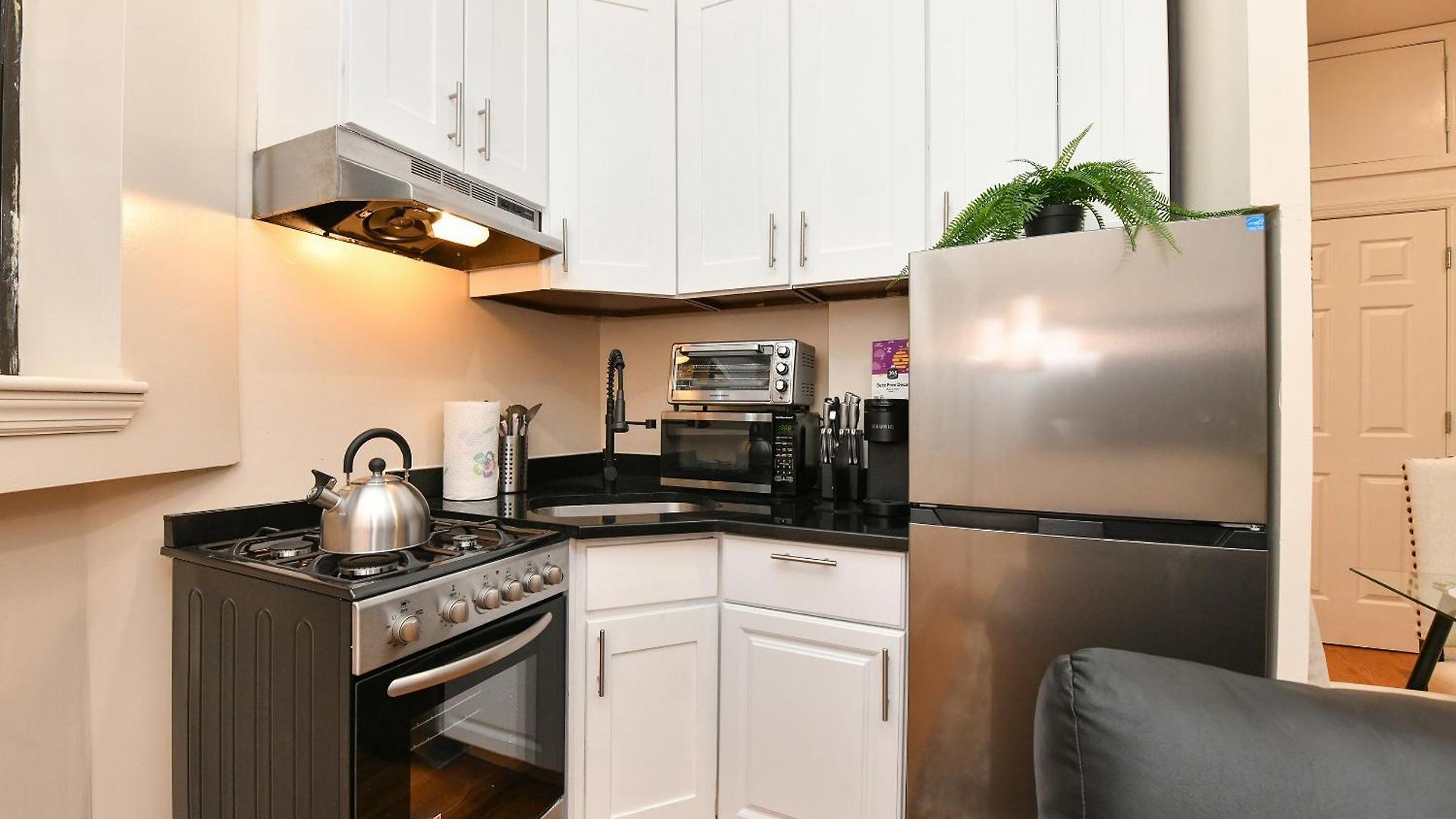 Cozy 2br Haven Right Above Park New York