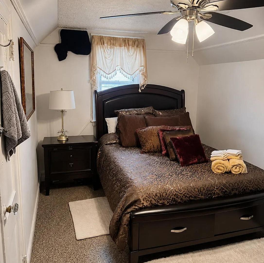 Holiday home Luxury Pre-war Townhouse Bronx 5br *