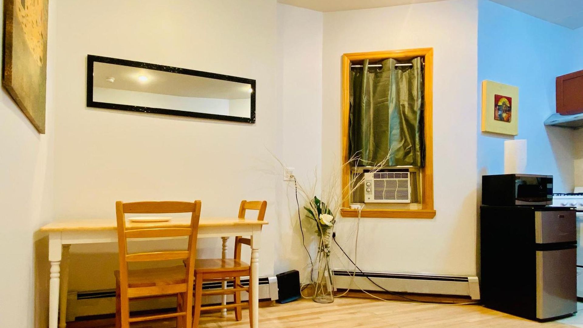 Quiet Les Designer Retro-chic Near Everything Guest house *