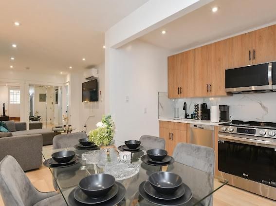 Modern Chic 3br-heart Of Fidi Seaport *