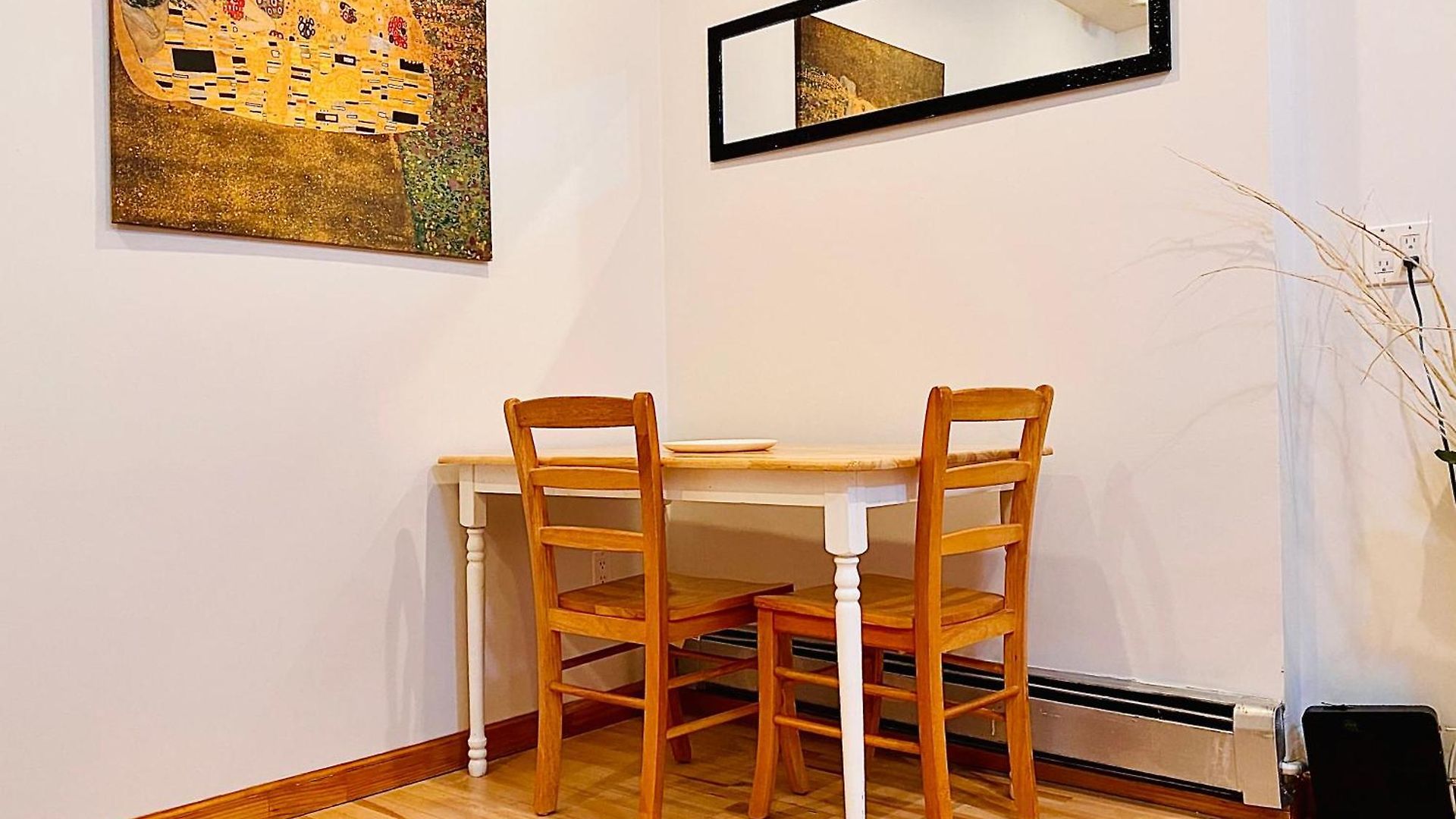 Quiet Les Designer Retro-chic Near Everything Guest house New York