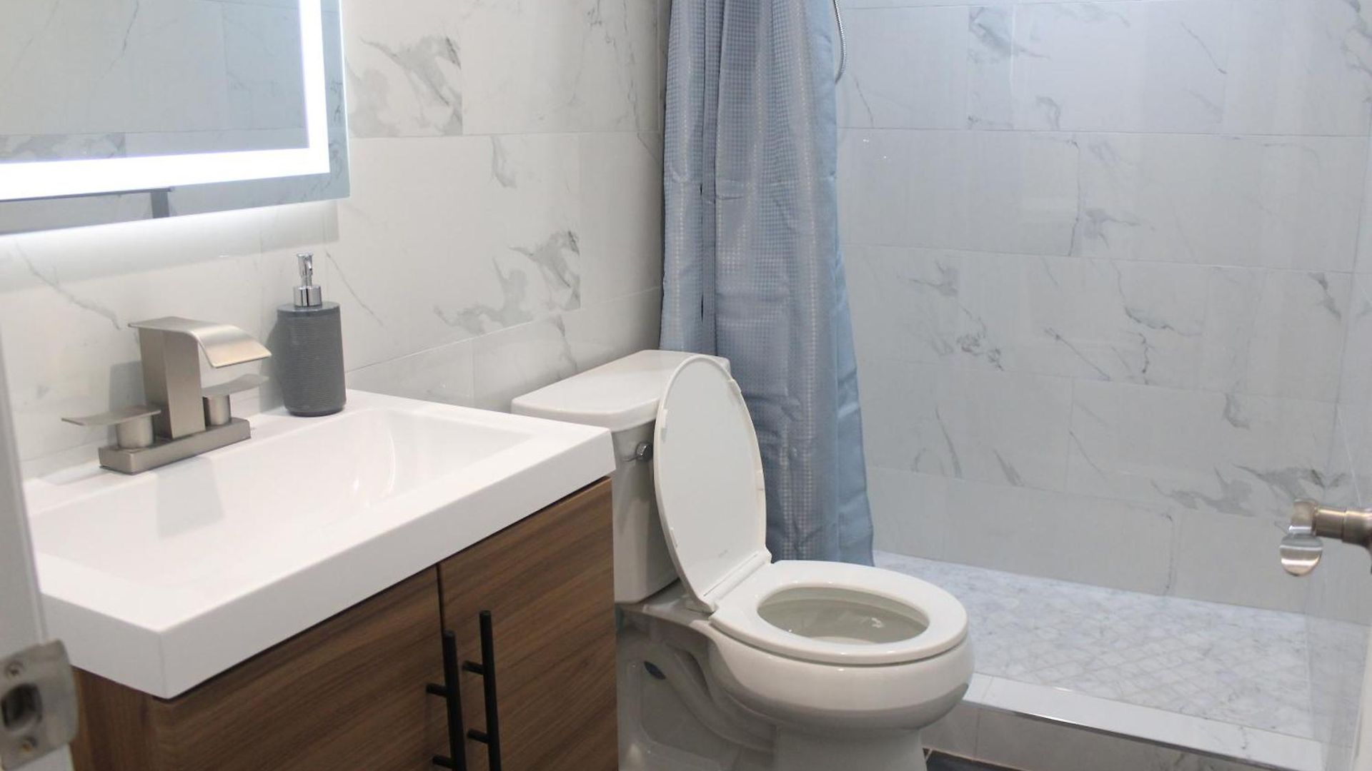 Minutes From Manhattan 2-bedroom In Lic Astoria Queens *