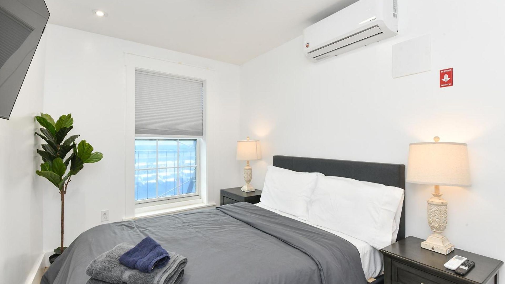 Luxury 3br Waterfront Escape In Fidi Seaport Aparthotel