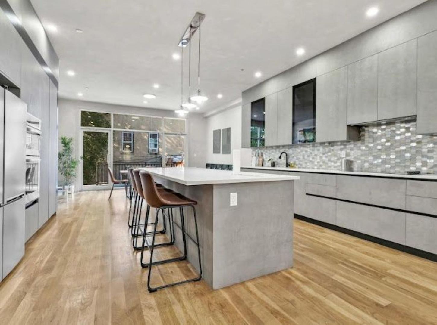 Jimmy's Brownstone Penthouse! Its Personal, Luxury, Your Away From Home!! New York