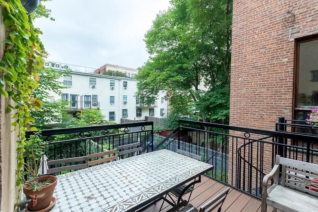 Lovely Brownstone In W Harlem 4 Bdr 3 Bath Garden Holiday home New York