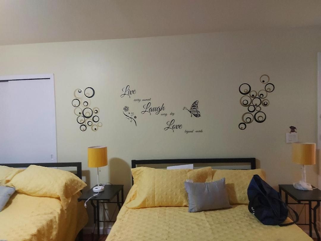 Guest house Beautiful Place In Forest Hills Next To All